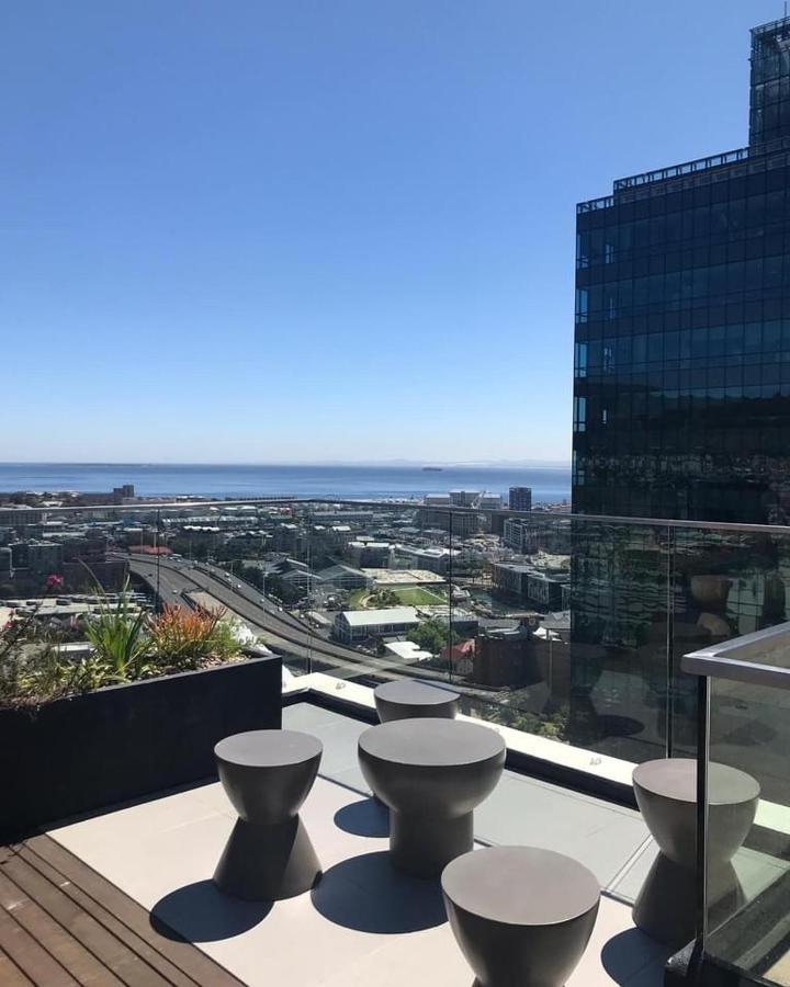 16 On Bree Luxury Studio Apartment With City Mountain Sea Views Cape Town Dış mekan fotoğraf